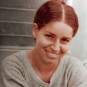 Meet your Posher, Leslie